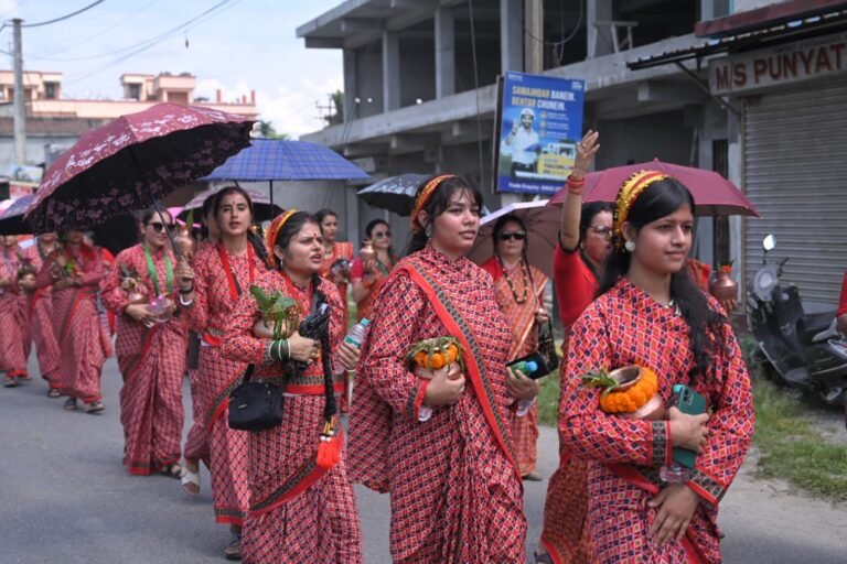 सिलीगुड़ी सहित पूरे हिल्स डुआर्स में हर्षोल्लास के साथ निकाली गई फूलपाती शोभायात्रा