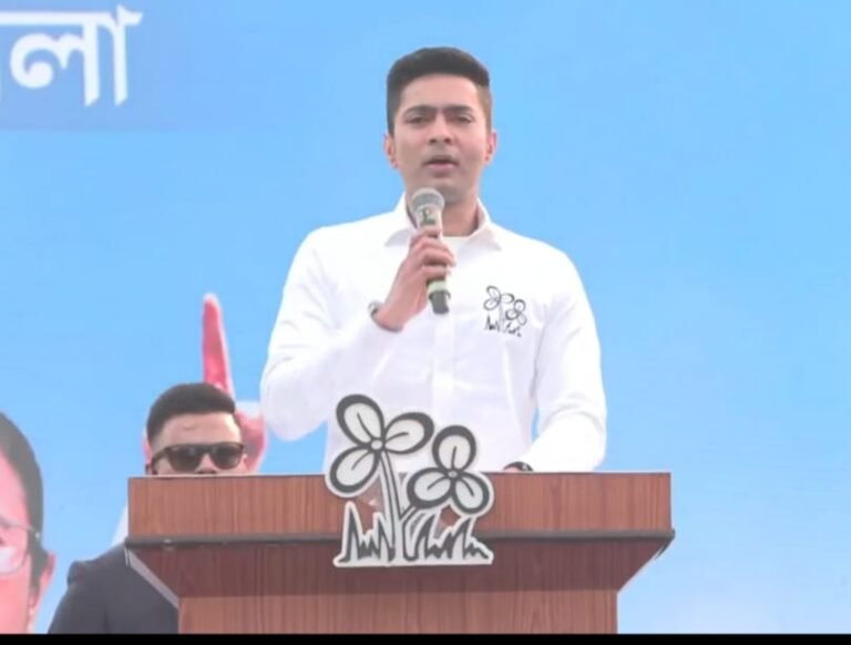 ममता बनर्जी के भतीजे अभिषेक निकाल रहे एक महीने की यात्रा, क्या इसी से फाइनल होंगे टिकट