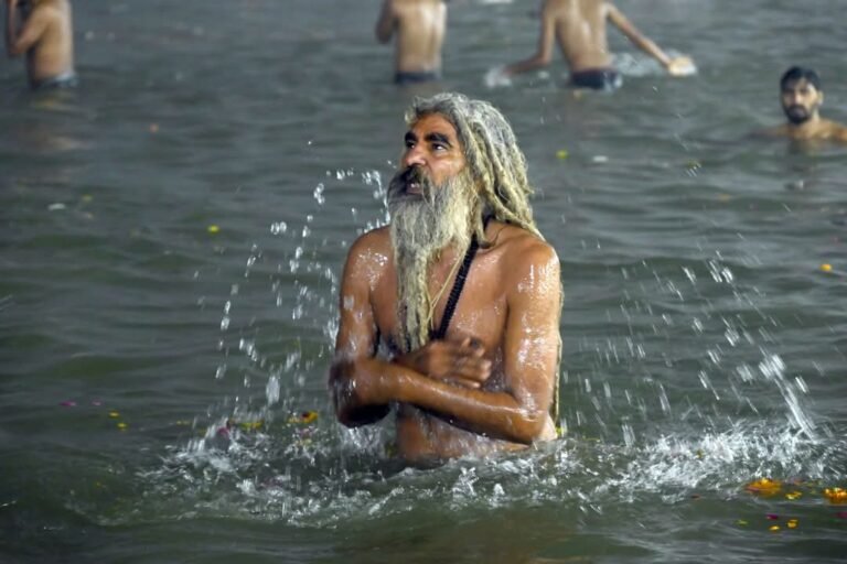 प्रयागराज के 44 दिवसीय माघ मेले में 22 करोड़ 10 लाख श्रद्धालुओं ने संगम में डुबकी लगाई