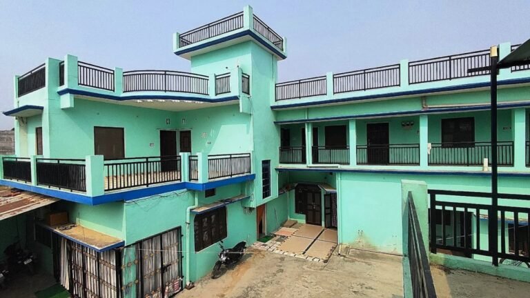 26 वर्षों से एक ही मंडल में तैनात प्रशासनिक अधिकारी प्रेमचन्द्र की जांच और स्थानांतरण की मांग