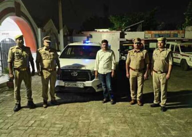 Basti News:बस्ती में फर्जी ओएसडी गिरफ्तार, सरकारी लोगो लगी इनोवा और वॉकी-टॉकी समेत कई सामान बरामद