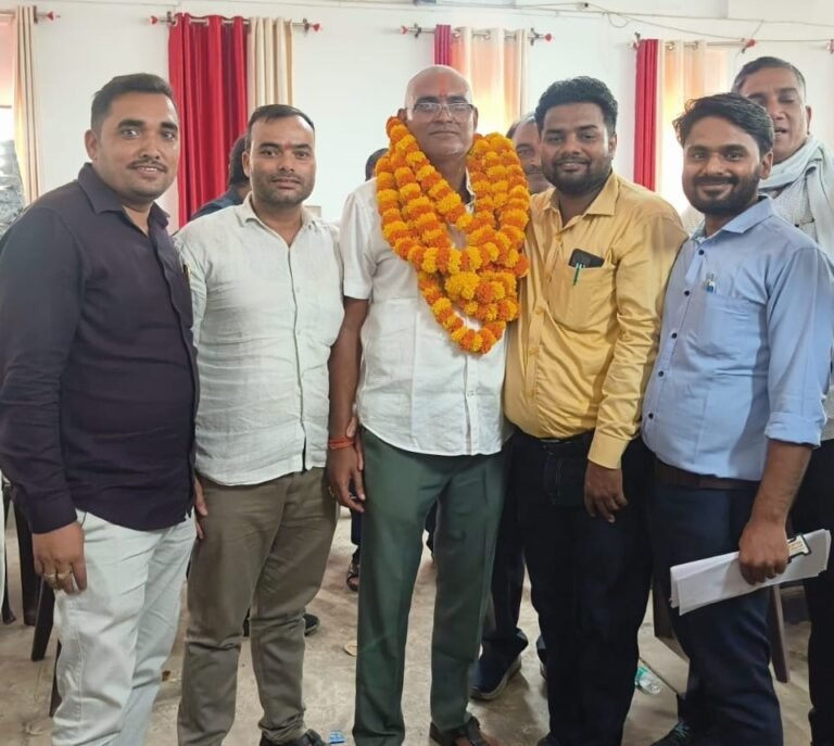 Basti News: अशोक त्रिपाठी बने राजस्व निरीक्षक संघ के जिलाध्यक्ष