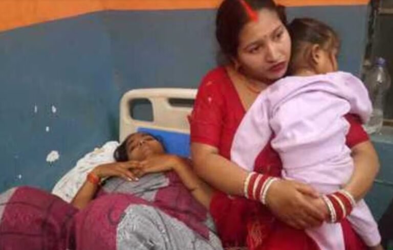 बस्ती में दुर्गा पूजा का मेला देखकर लौट रहे यात्रियों से भरा ऑटो पलटा, दो महिलाओं समेत आठ घायल