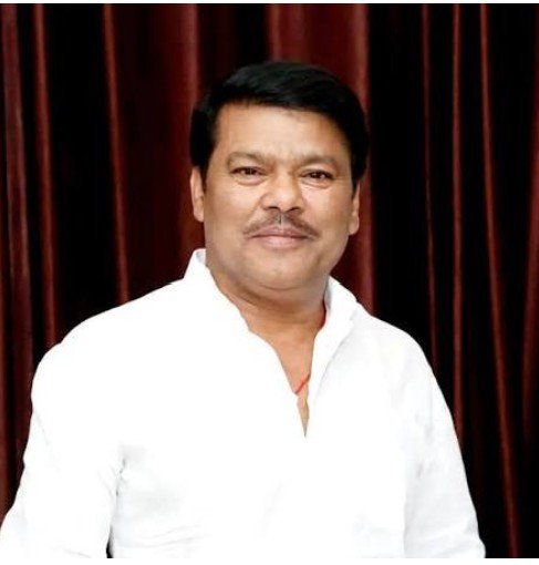 Basti News:पूर्व IAS की गिरफ्तारी से गरमाई बस्ती की सियासत, पूर्व मंत्री राजकिशोर सिंह के सियासी भविष्य पर उठने लगे सवाल