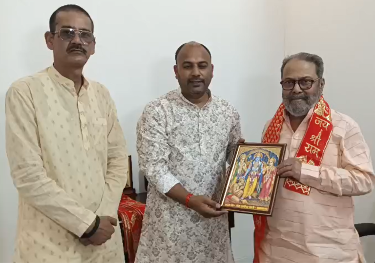 Basti News:ओम फर्नीचर एवं प्रोजेक्ट का भव्य शुभारंभ, सभी सामानों पर 20 प्रतिशत छूट